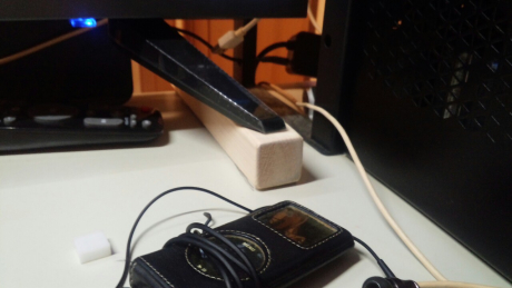 杉（無節）集成材（積層材）のPCモニターのゲタ | アイディア作品・クラフト