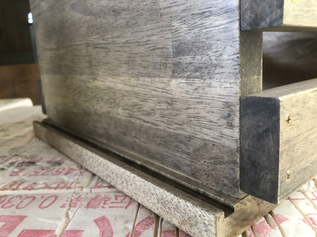 ゴム集成材のレコードボックス