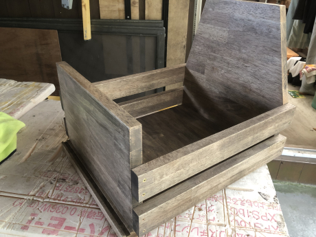 ゴム集成材のレコードボックス